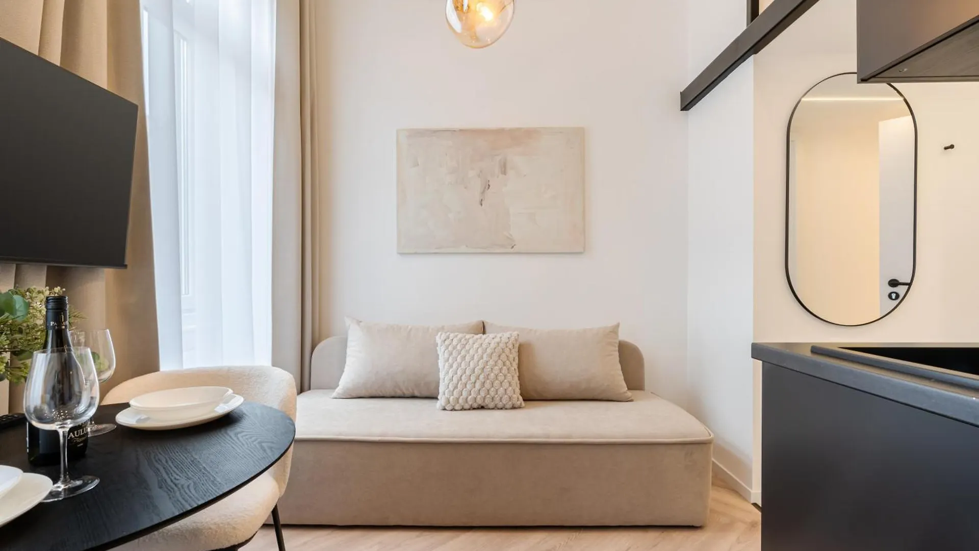 E22 - Boutique Apartments, Best Location by BQA Budapest 0*,